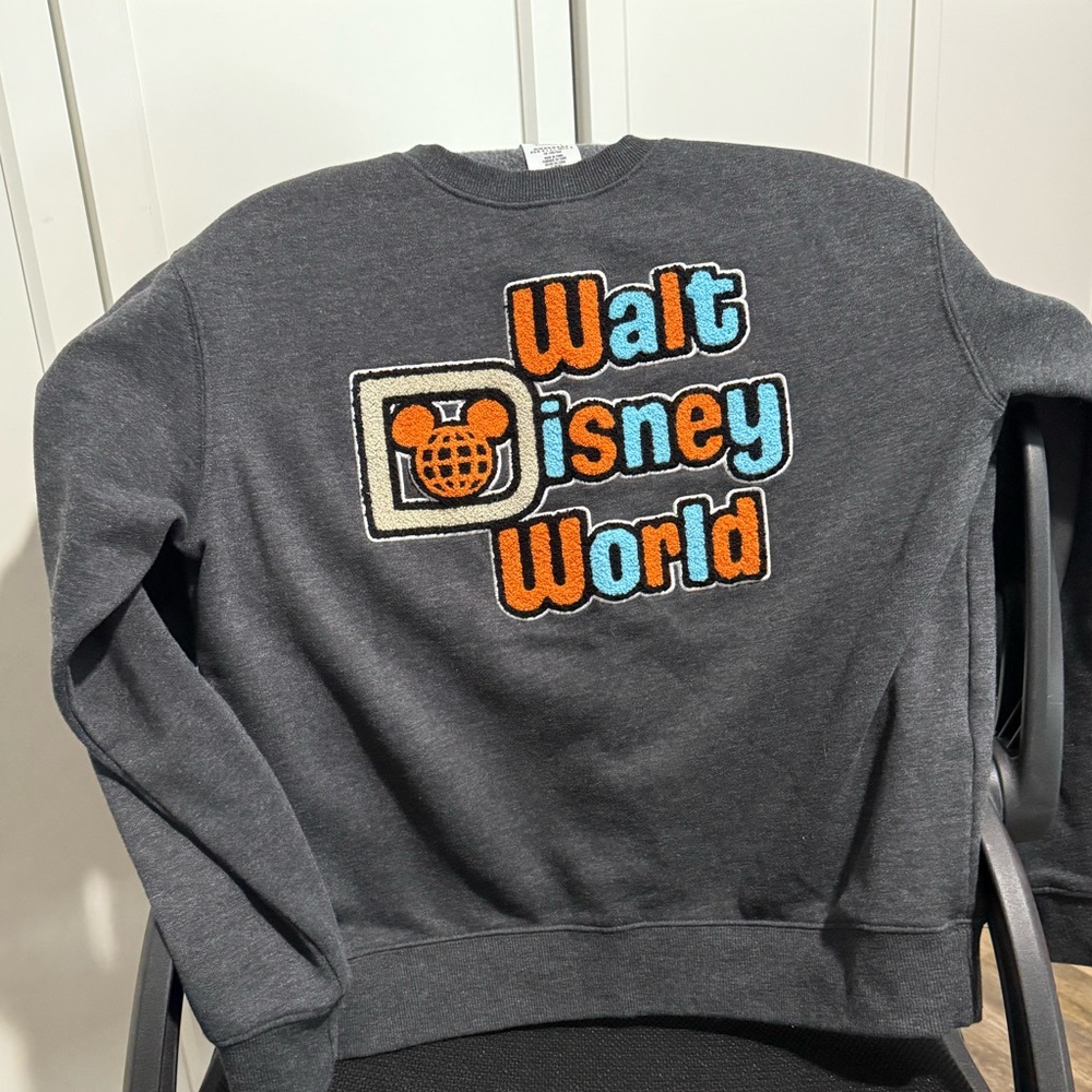 Walt Disney world sweater women’s size Medium